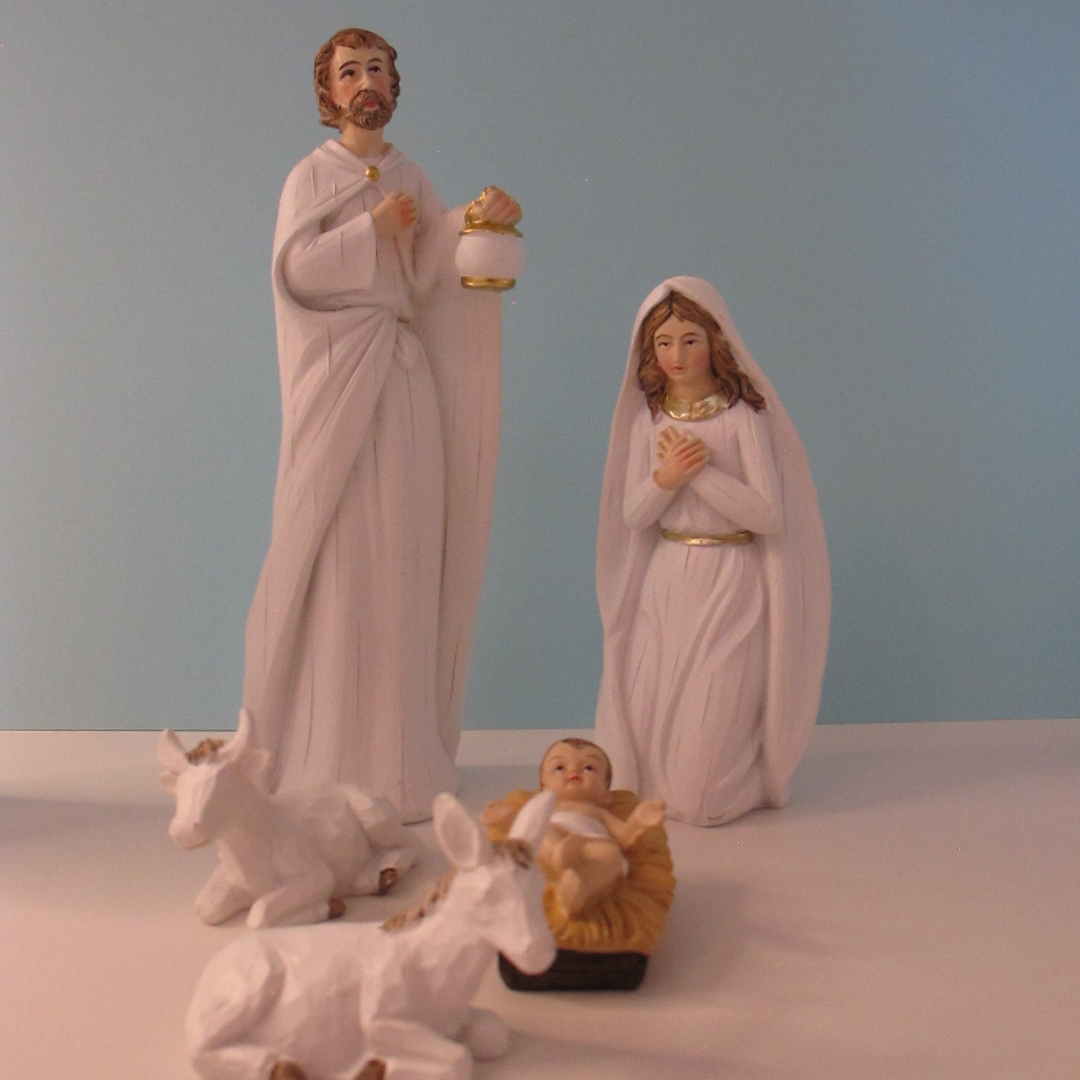 White and Gold Nativity Set – 9 Pieces - Christmas Decor